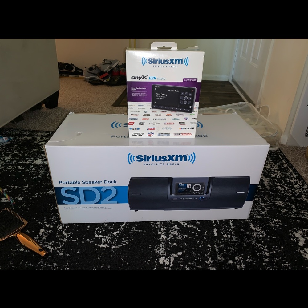 Sirus XM docking docking station and radio